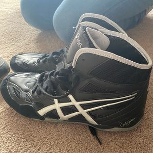 Mens wrestling shoes 11.5 asics black